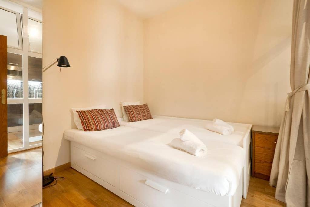Apartment Poble Nou Barcelona Luaran gambar